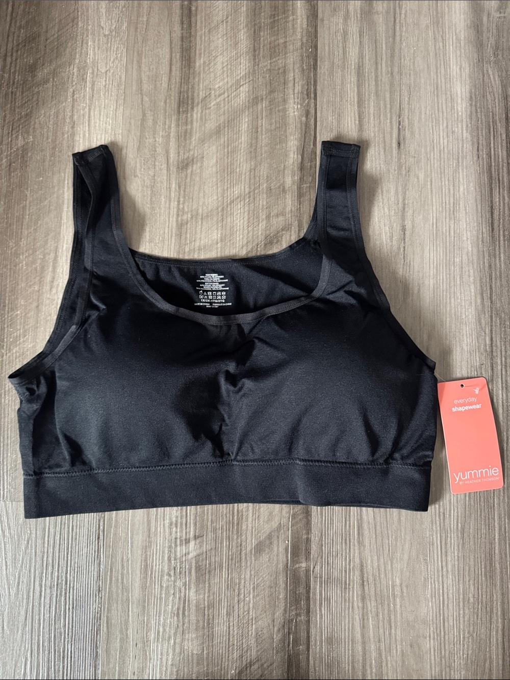NEW Yummie bra black 1X 2X shapewear padded scoop neck women’s wide side panels